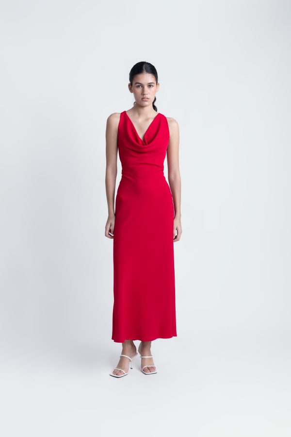 VESTIDO APLIQUE ESPALDA